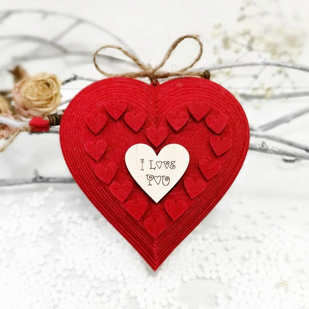Romantic Red Heart Love Sign – Artisanal Hanging Decor for Special Occasions